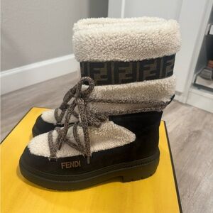 Fendi Black and Cream Winter Boots